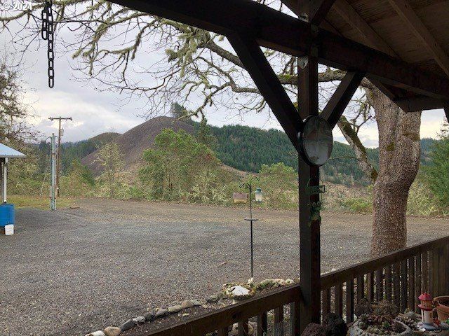 5956 BUCKHORN Rd, Roseburg, OR 97470