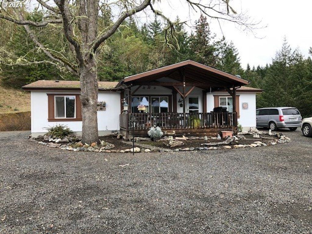 5956 BUCKHORN Rd, Roseburg, OR 97470
