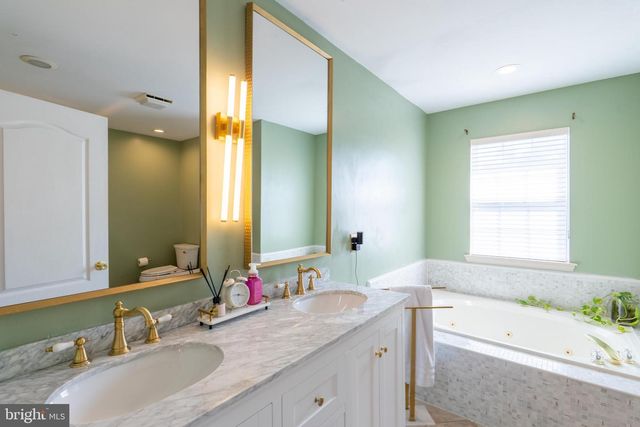 188 ORLANDO DR, Sicklerville, NJ 08081
