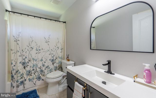188 ORLANDO DR, Sicklerville, NJ 08081