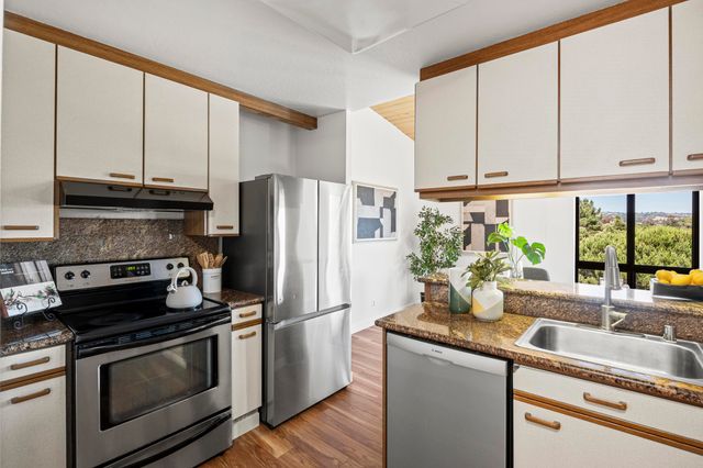 19100 Crest Ave 100, Castro Valley, CA 94546