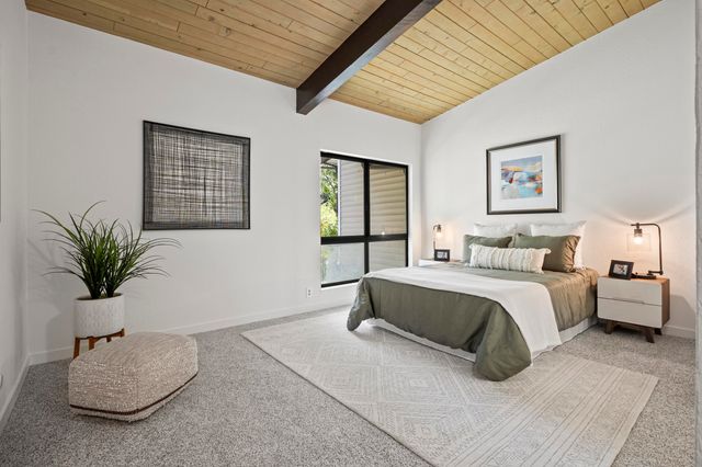 19100 Crest Ave 100, Castro Valley, CA 94546