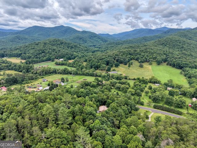 2228 Walls Mountain, Hiawassee, GA 30546