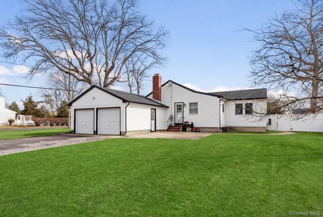 38 Chenango Drive, Bay Shore, NY 11706