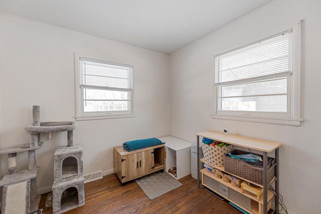 3820 W Westlawn St, Wichita, KS 67203