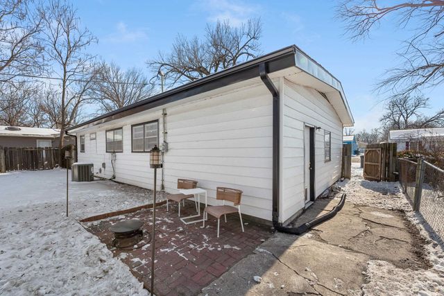3820 W Westlawn St, Wichita, KS 67203