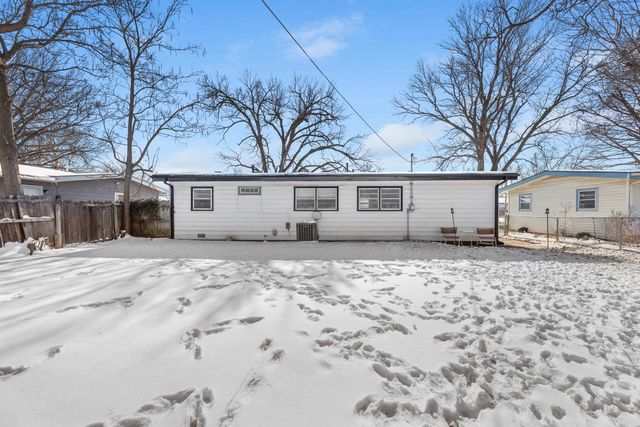3820 W Westlawn St, Wichita, KS 67203