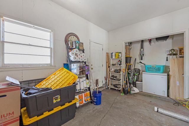 3820 W Westlawn St, Wichita, KS 67203