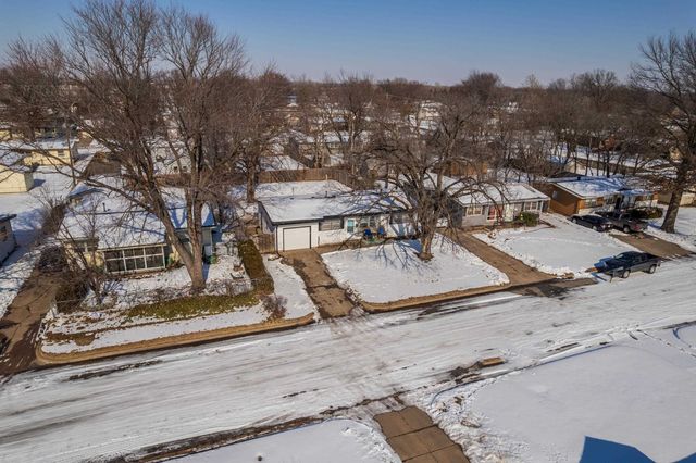 3820 W Westlawn St, Wichita, KS 67203