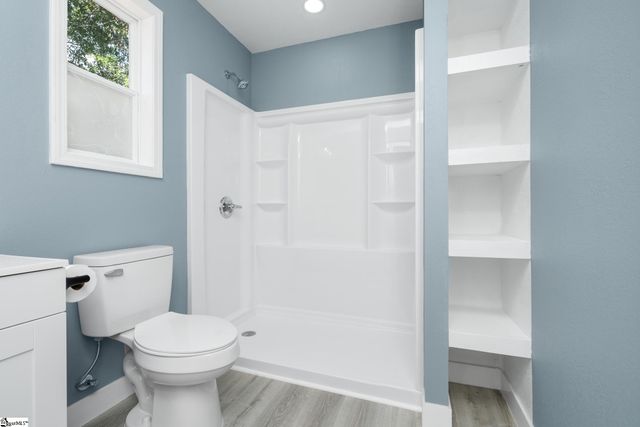 200 Mcdaniel Avenue, Greer, SC 29651