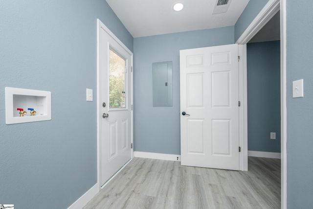 200 Mcdaniel Avenue, Greer, SC 29651