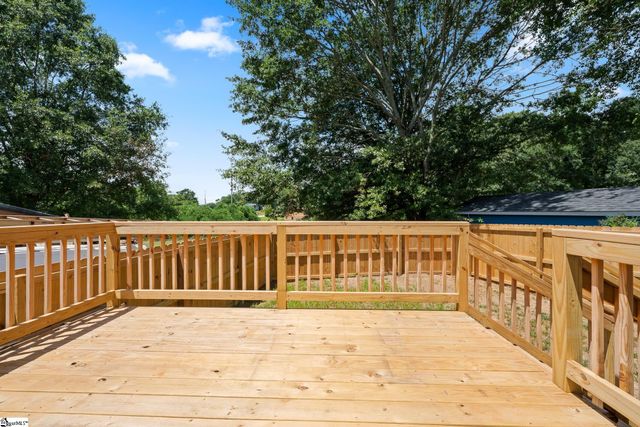 200 Mcdaniel Avenue, Greer, SC 29651