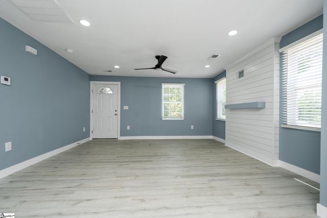 200 Mcdaniel Avenue, Greer, SC 29651