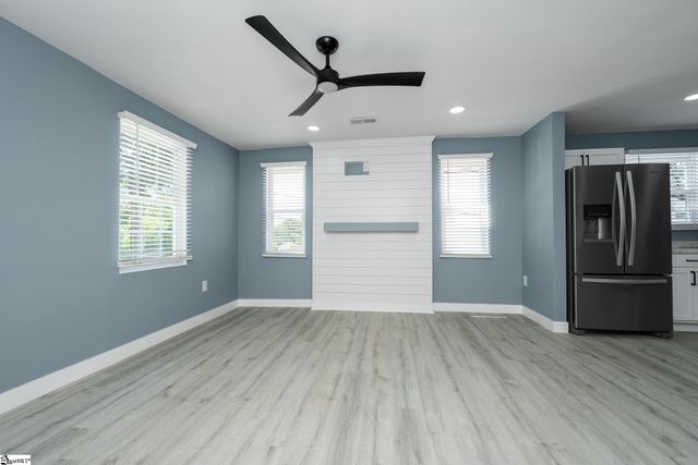 200 Mcdaniel Avenue, Greer, SC 29651