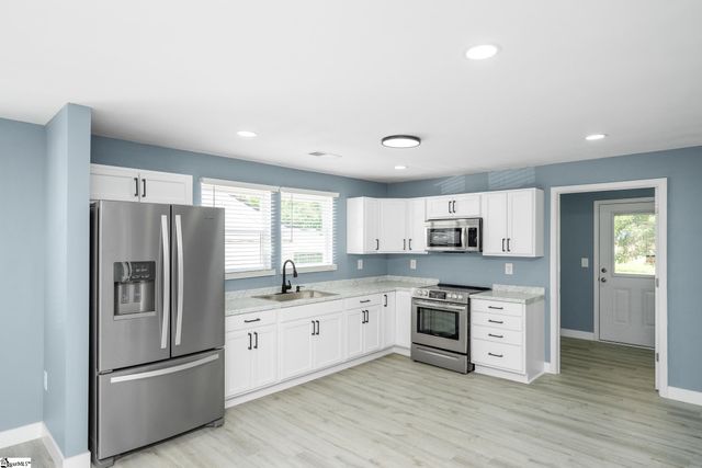 200 Mcdaniel Avenue, Greer, SC 29651