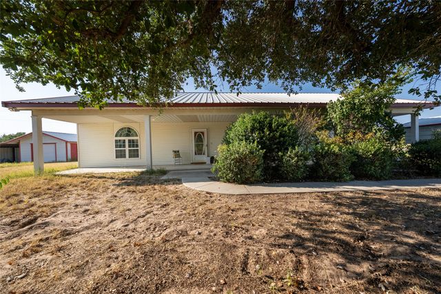 700 County Road 408, Comanche, TX 76442