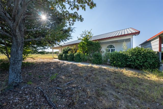 700 County Road 408, Comanche, TX 76442