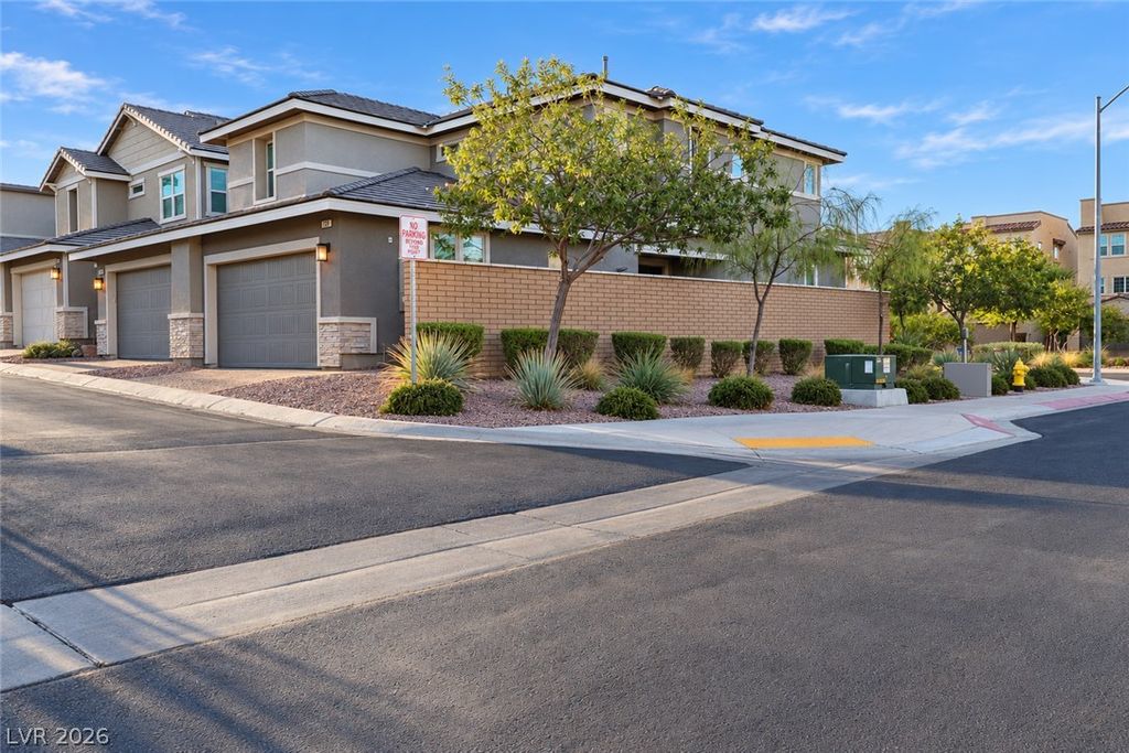 754 North Water Street, Henderson, NV 89015 — photo 3