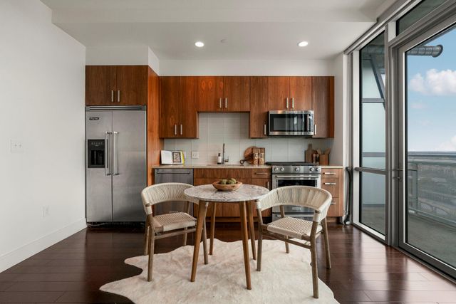 222 West Ave 2204, Austin, TX 78701