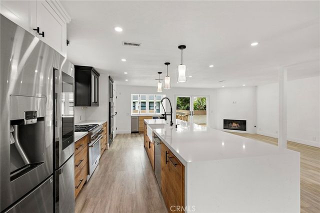 252 E 19th Street, Costa Mesa, CA 92627