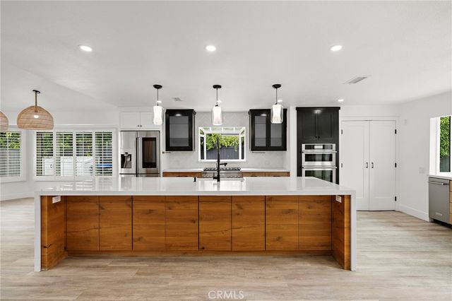 252 E 19th Street, Costa Mesa, CA 92627