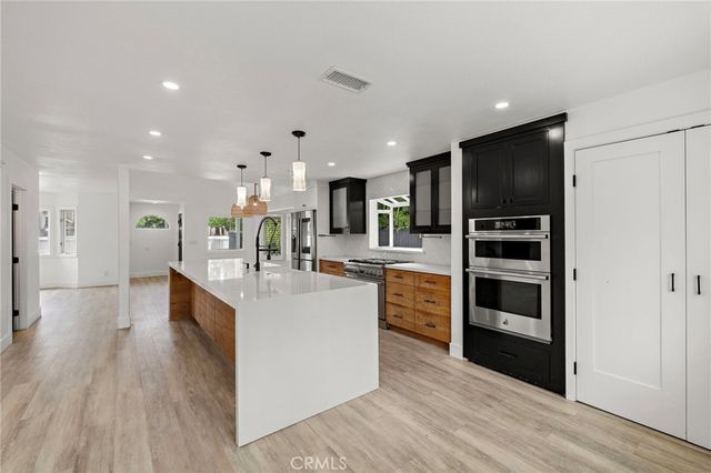 252 E 19th Street, Costa Mesa, CA 92627
