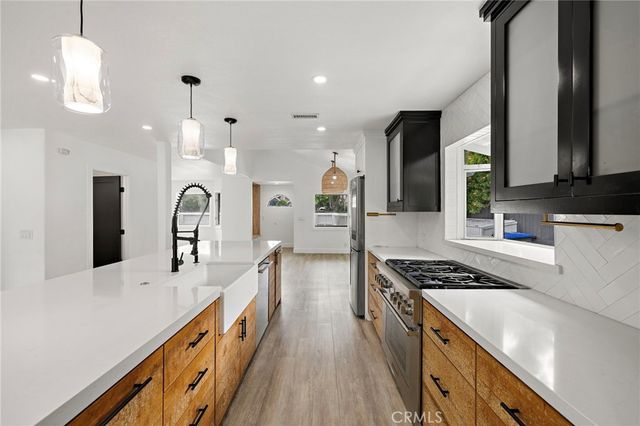 252 E 19th Street, Costa Mesa, CA 92627