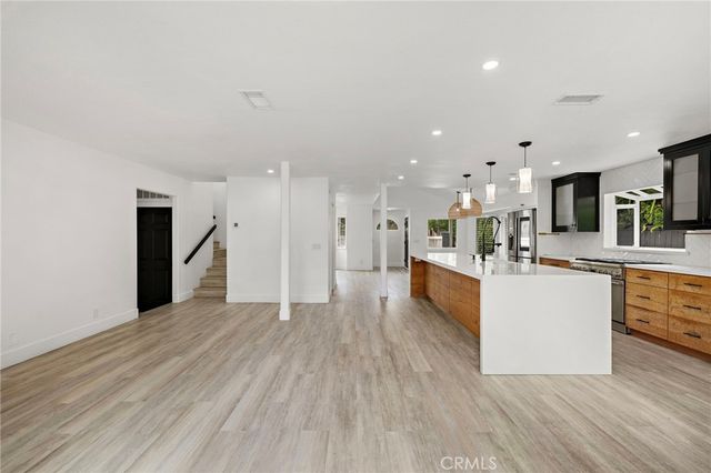 252 E 19th Street, Costa Mesa, CA 92627