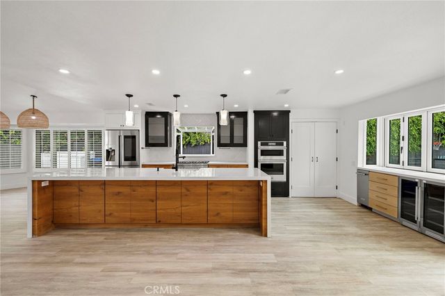 252 E 19th Street, Costa Mesa, CA 92627