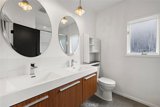 252 E 19th Street, Costa Mesa, CA 92627