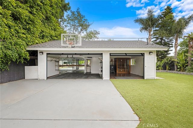 252 E 19th Street, Costa Mesa, CA 92627