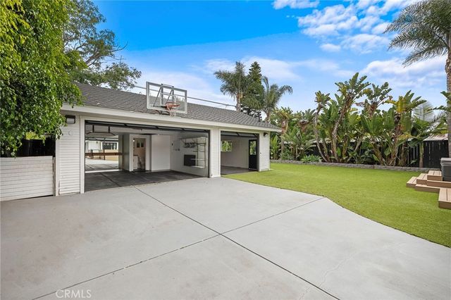252 E 19th Street, Costa Mesa, CA 92627