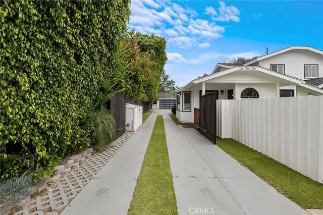 252 E 19th Street, Costa Mesa, CA 92627