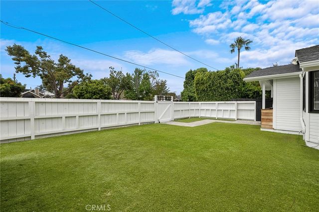 252 E 19th Street, Costa Mesa, CA 92627