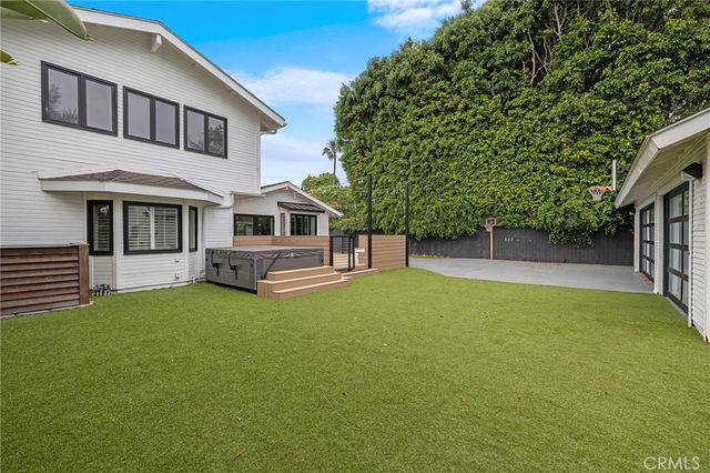 252 E 19th Street, Costa Mesa, CA 92627