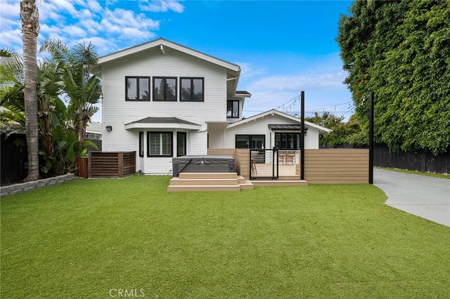 252 E 19th Street, Costa Mesa, CA 92627