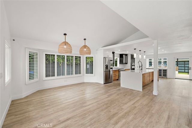252 E 19th Street, Costa Mesa, CA 92627
