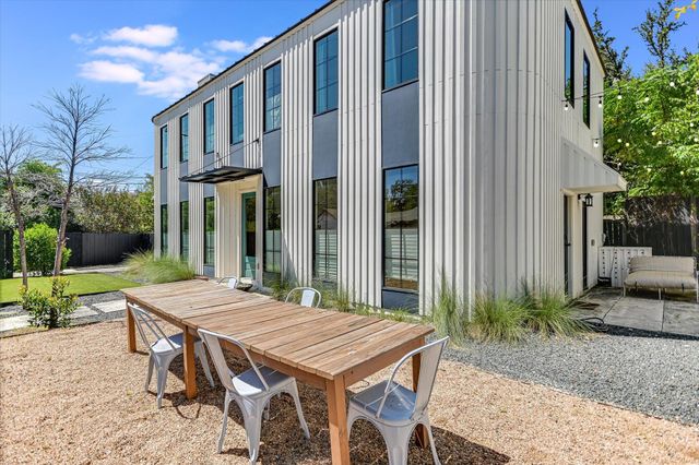 1300 Navasota ST, Austin, TX 78702