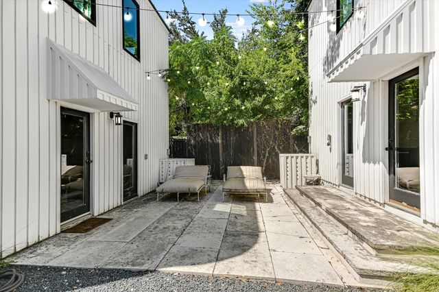 1300 Navasota ST, Austin, TX 78702