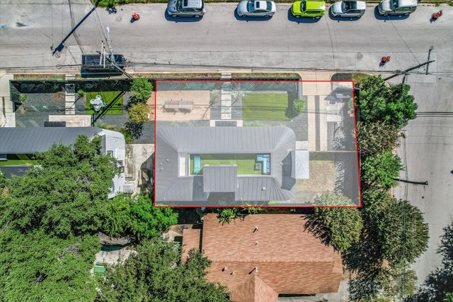 1300 Navasota ST, Austin, TX 78702