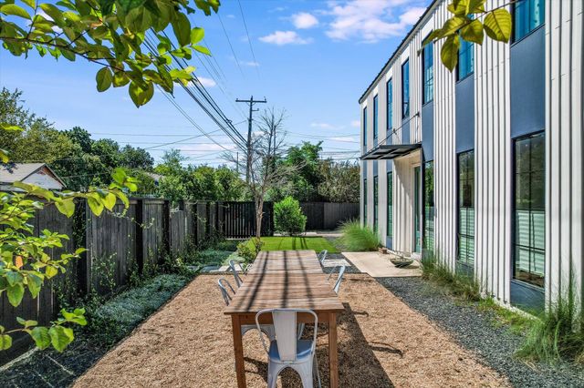 1300 Navasota ST, Austin, TX 78702
