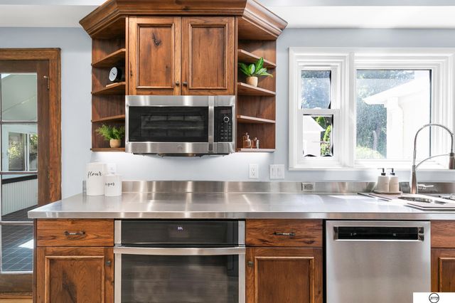 2609 Rathbone Road, Lincoln, NE 68502