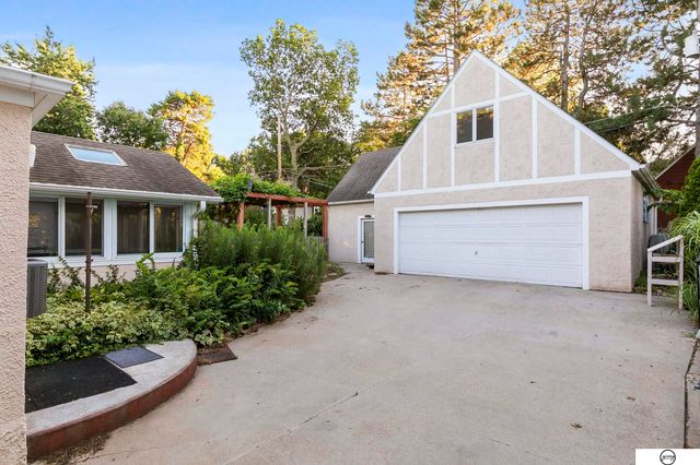 2609 Rathbone Road, Lincoln, NE 68502