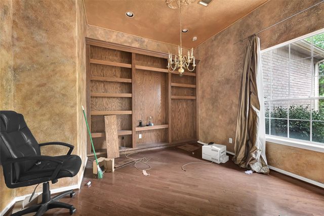 19 S Scarlet Elm Court, The Woodlands, TX 77382