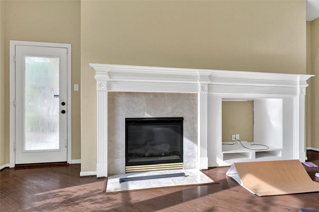 19 S Scarlet Elm Court, The Woodlands, TX 77382