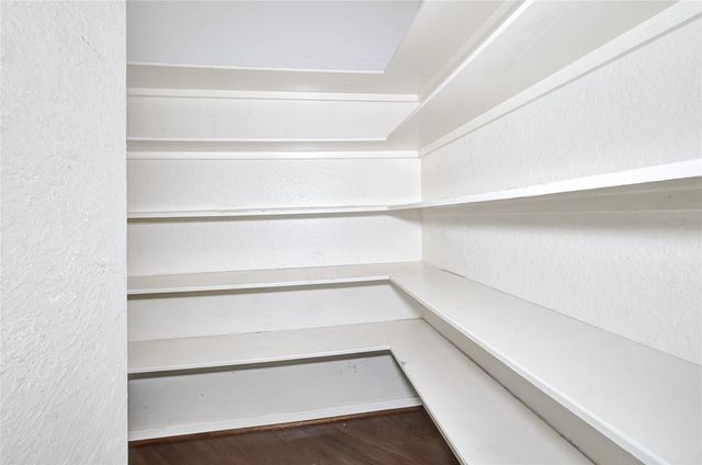 19 S Scarlet Elm Court, The Woodlands, TX 77382