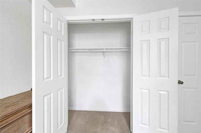 19 S Scarlet Elm Court, The Woodlands, TX 77382