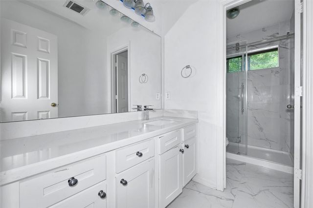 19 S Scarlet Elm Court, The Woodlands, TX 77382