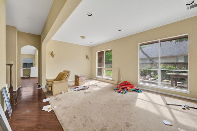 19 S Scarlet Elm Court, The Woodlands, TX 77382