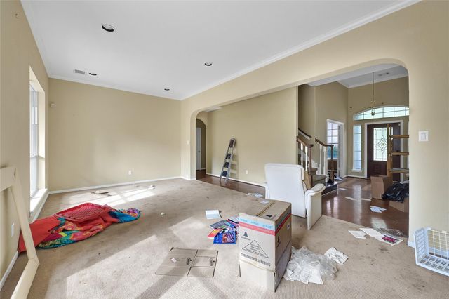 19 S Scarlet Elm Court, The Woodlands, TX 77382